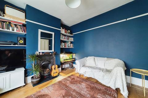 1 bedroom maisonette to rent, Hove Avenue, Walthamstow, London, E17