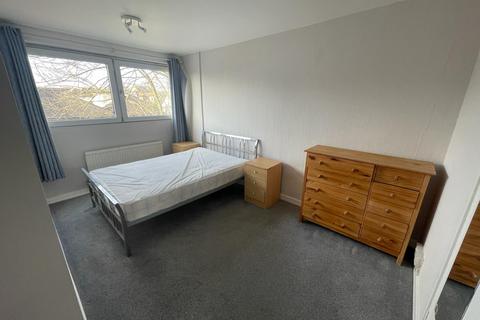 1 bedroom in a house share to rent, Telford Court