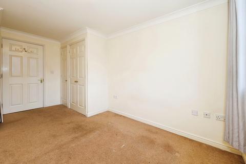 2 bedroom flat to rent, Amelia Close, W3