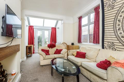 4 bedroom terraced house to rent, Edmund Road, Southsea