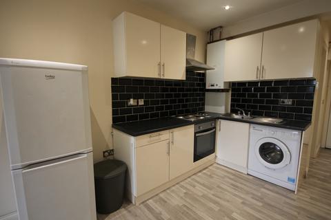 Studio to rent - London N17