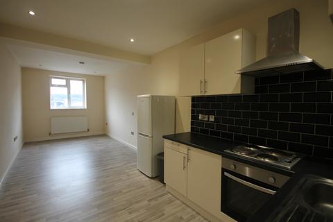 Studio to rent - London N17