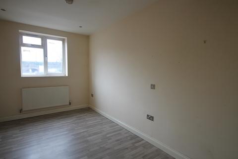 Studio to rent - London N17