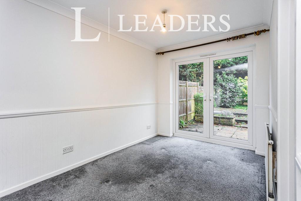 Charlwood Gardens 3 bed end of terrace house £1,400 pcm (£323 pw)