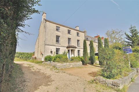 4 bedroom detached house for sale, Cainscross Road, Stroud, Gloucestershire, GL5