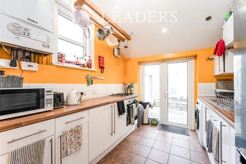 5 bedroom terraced house to rent, Talbot Road, Southsea