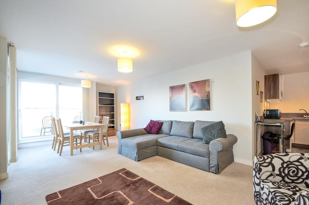 High Street, Uxbridge, Middlesex UB8 1GH 1 bed apartment £1,450 pcm