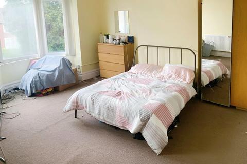 7 bedroom end of terrace house to rent - Manchester M20