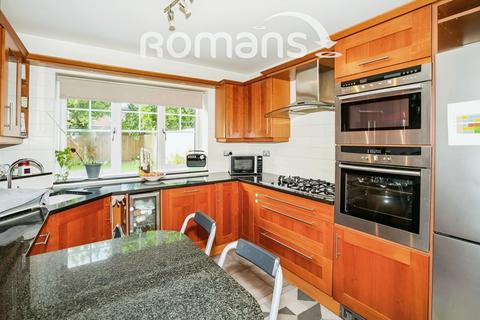 4 bedroom detached house to rent, Heynes Green