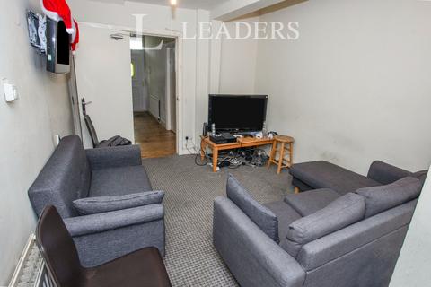 5 bedroom terraced house to rent - Manchester M14