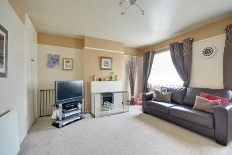 2 bedroom maisonette to rent, Pinn Close, Uxbridge, Middlesex UB8 3TB