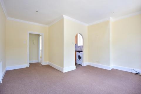 1 bedroom flat to rent, Hillingdon Road, Uxbridge, Middlesex UB10 0AD