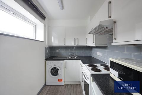 Studio to rent - Uxbridge UB8