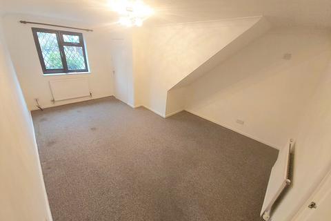 2 bedroom semi-detached house to rent, Daltry Way, Madeley