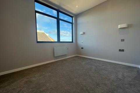 2 bedroom apartment to rent - The Braccans, London Road