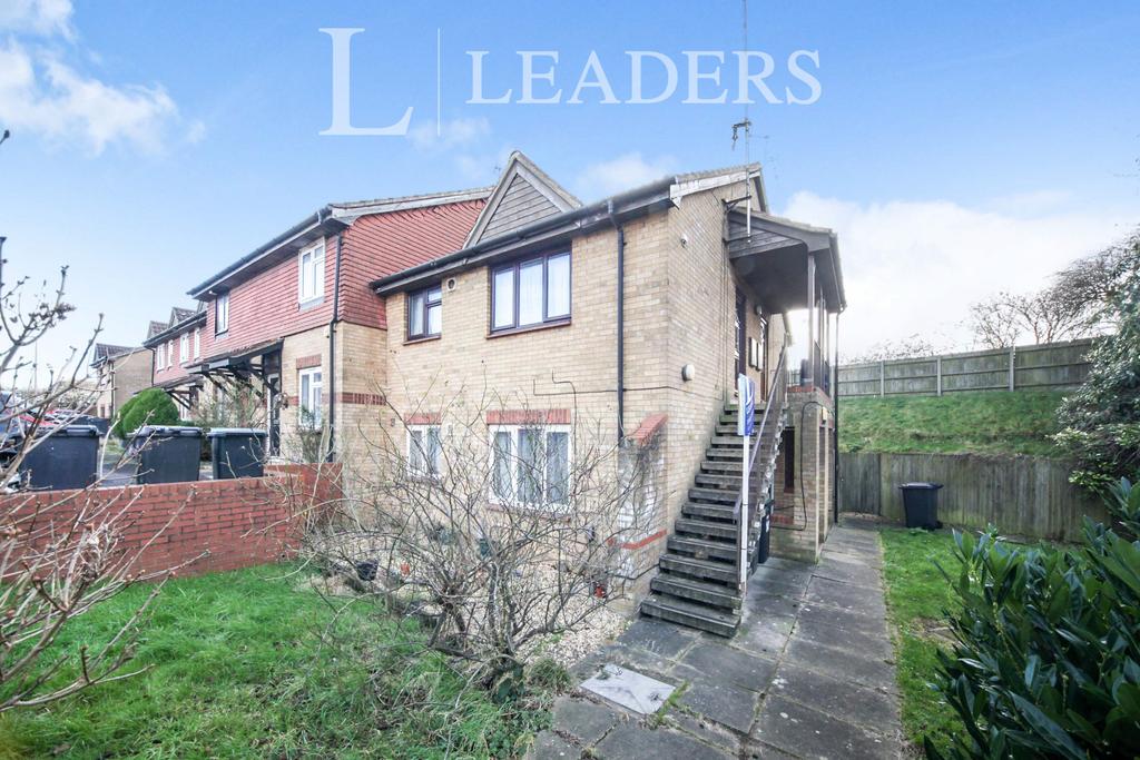 Coverdale North Luton Studio Studio to rent £795 pcm (£183 pw)