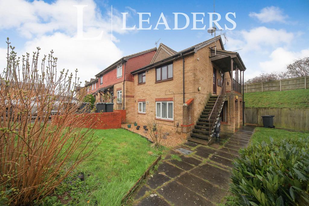 Coverdale North Luton Studio Studio £775 pcm (£179 pw)