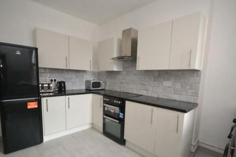 4 bedroom terraced house to rent - Nottingham NG2