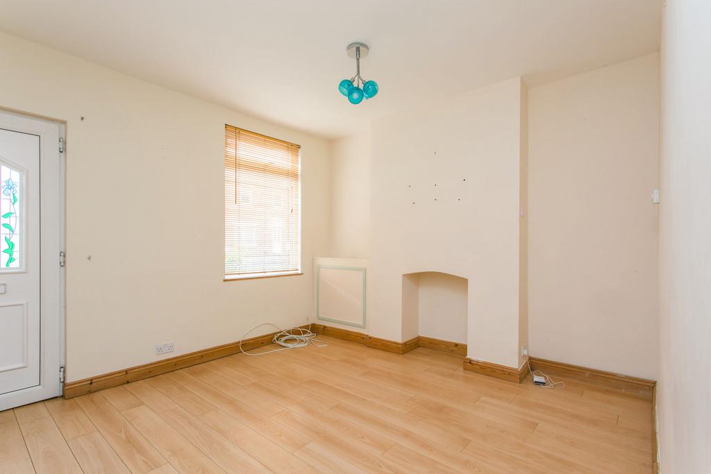 Minshull New Road, Crewe 2 bed terraced house £775 pcm (£179 pw)