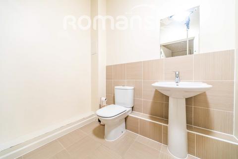 3 bedroom apartment to rent - Reading RG2