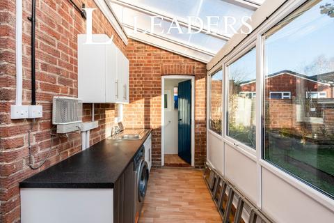 3 bedroom detached house to rent, Horsell