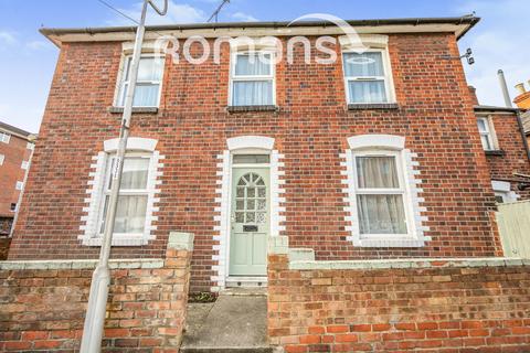 2 bedroom terraced house to rent, Sidmouth Street, Sidmouth Street, Reading, RG1