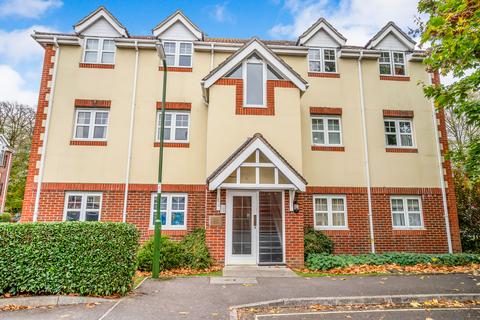 2 bedroom apartment to rent, Bewick Gardens, Chichester PO19