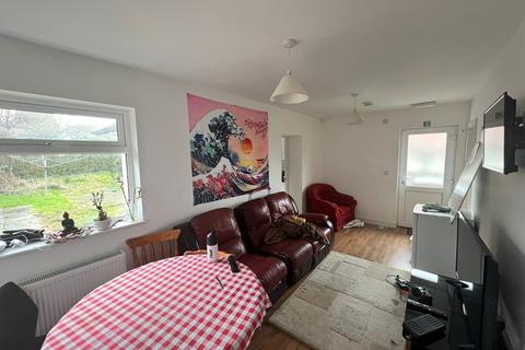 6 bedroom bungalow to rent - Nottingham NG8