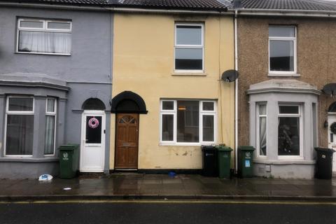 2 bedroom terraced house to rent, Cromwell Road, Southsea