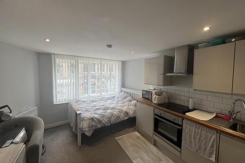 Studio to rent, Iron Gate, Derby