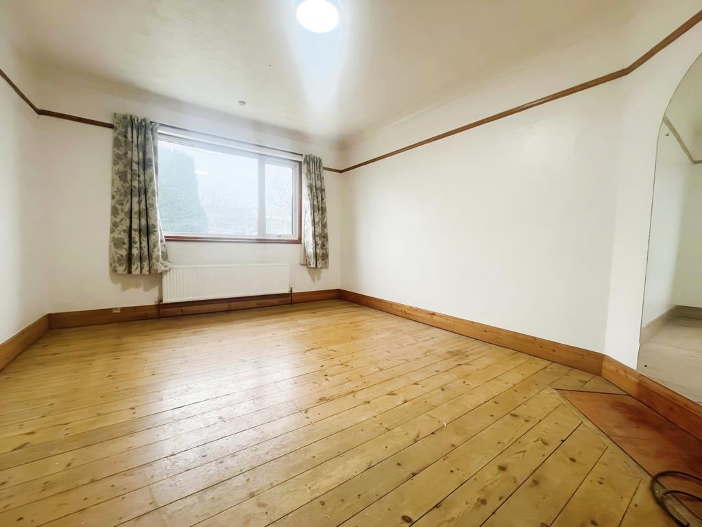 Old Shoreham Road, Southwick 2 bed apartment to rent £1,300 pcm (£300 pw)