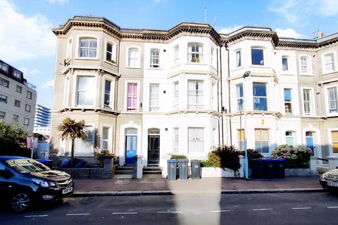 Studio to rent, Selden Road, Worthing