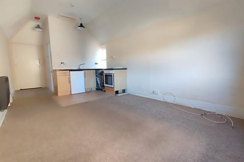 Studio to rent, Selden Road, Worthing