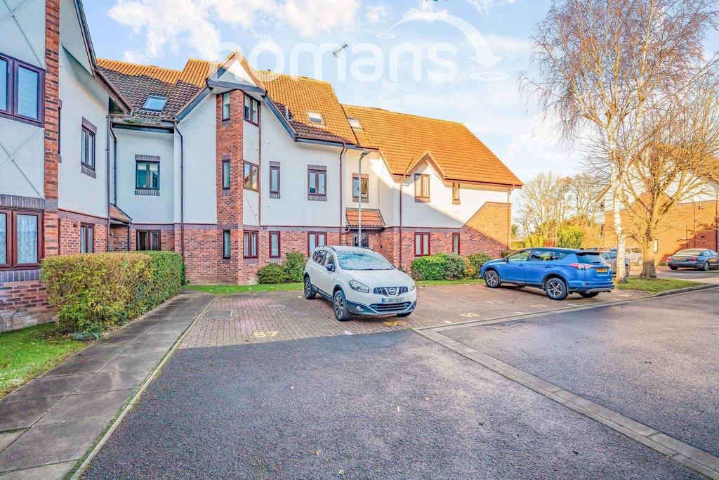 Wren Drive, West Drayton 2 bed flat £1,500 pcm (£346 pw)
