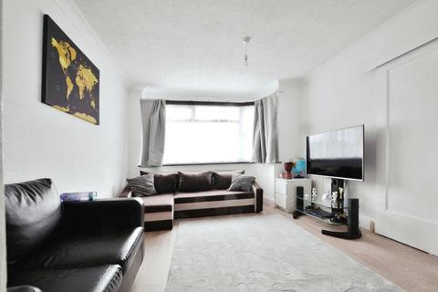 3 bedroom terraced house to rent, Lynwood Close, South Harrow