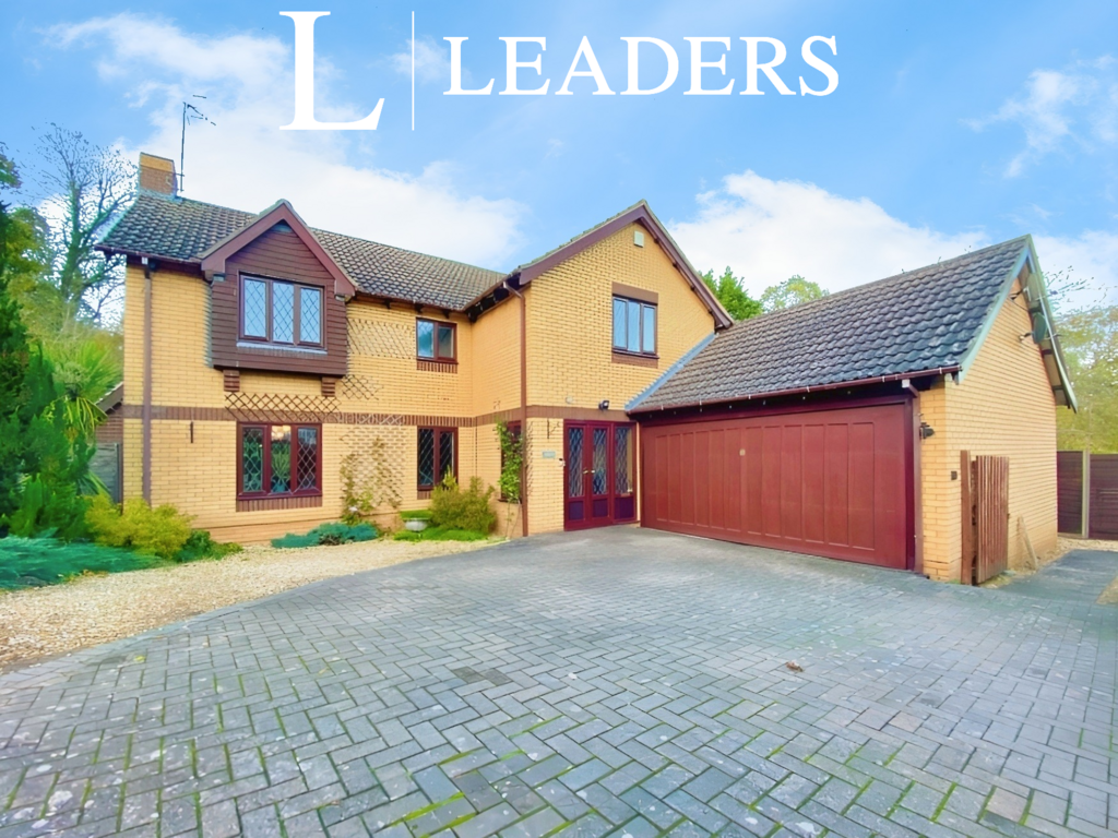 Nuffield Drive, Droitwich Spa, WR9 5 bed detached house £1,695 pcm (£