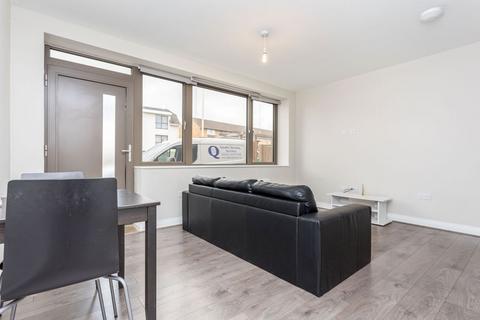 1 bedroom apartment to rent, Albany House, West Drayton