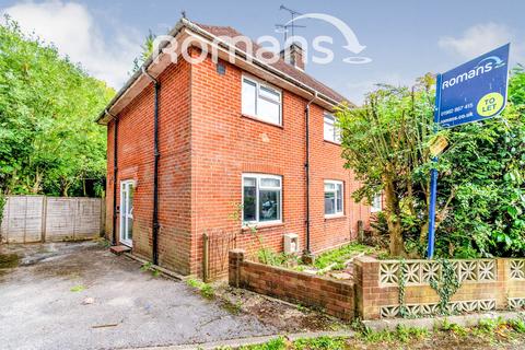 4 bedroom semi-detached house to rent, Gordon Avenue, Winchester