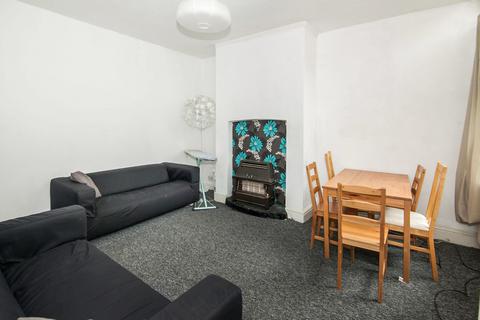 4 bedroom terraced house to rent - Manchester M14