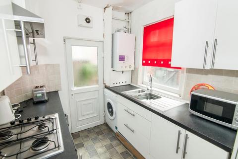 4 bedroom terraced house to rent - Manchester M14