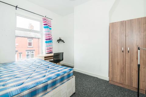 4 bedroom terraced house to rent - Manchester M14