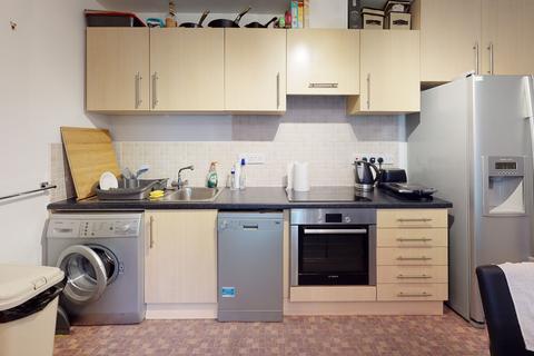 2 bedroom apartment to rent - Manchester M14