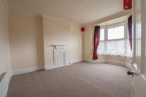 4 bedroom apartment to rent, High Street, Sandown