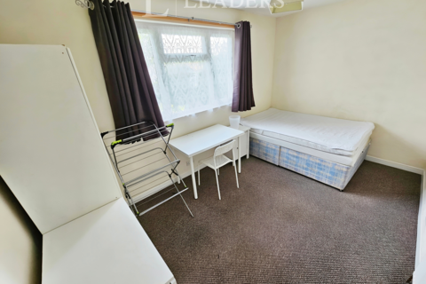 1 bedroom in a house share to rent, Founder Close, Coventry, CV4