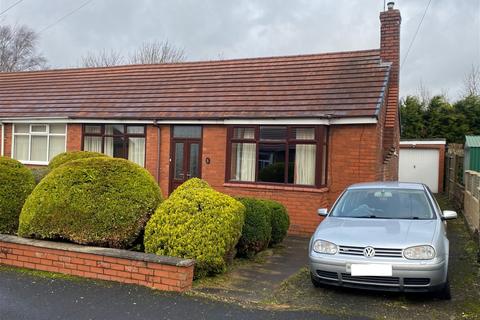 2 Coniston Close, Chadderton, Oldham, OL9 9JQ