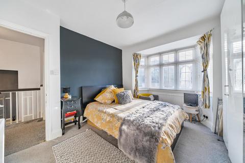 122 South Park Crescent, London, SE6 1JP