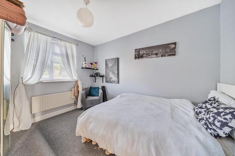 122 South Park Crescent, London, SE6 1JP