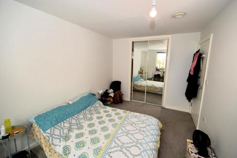 1 bedroom flat for sale - Old Bracknell Lane West, Bracknell, Berkshire, RG12 7LZ