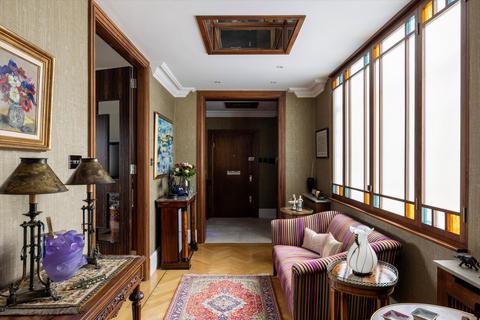 3 bedroom flat for sale, Warwick Gardens, London, W14