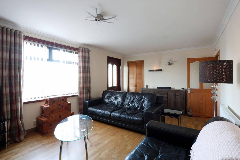 41 Benarty Avenue, Lochgelly, KY5 9EF 3 bed semidetached house £97,500